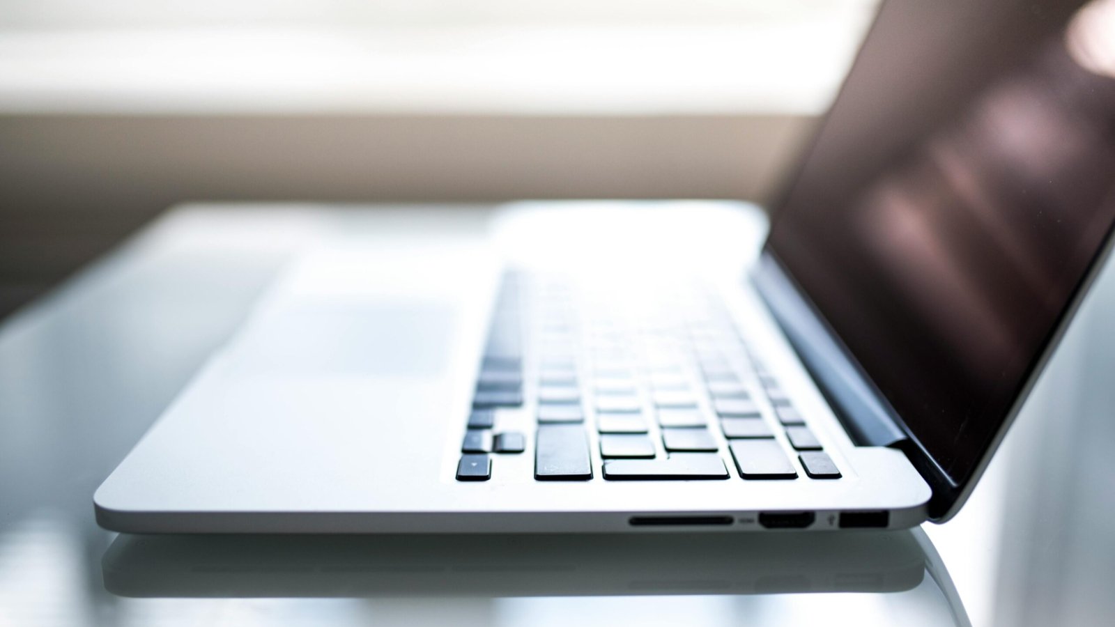 shallow-focus-photography-of-macbook